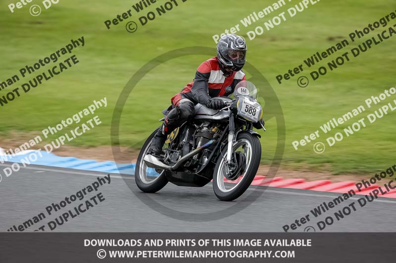 Vintage motorcycle club;eventdigitalimages;mallory park;mallory park trackday photographs;no limits trackdays;peter wileman photography;trackday digital images;trackday photos;vmcc festival 1000 bikes photographs